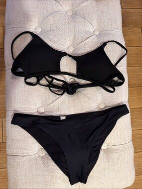 Athleta Black Bikini Bottom and Strappy Triangle Cut Out Bikini Top No Brand Set